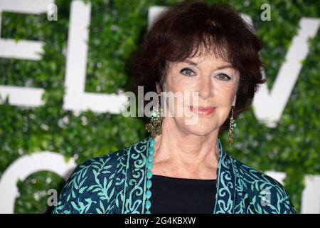 Anny Duperey pose lors d'un photocall pour l'émission de télévision une famille formidable dans le cadre du 60ème Festival de télévision de Monte Carlo, le 22 juin 2021 à Monte-Carlo, Monaco. Photo de David Niviere/ABACAPRESS.COM Banque D'Images