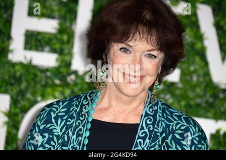 Anny Duperey pose lors d'un photocall pour l'émission de télévision une famille formidable dans le cadre du 60ème Festival de télévision de Monte Carlo, le 22 juin 2021 à Monte-Carlo, Monaco. Photo de David Niviere/ABACAPRESS.COM Banque D'Images