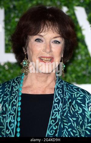 Anny Duperey pose lors d'un photocall pour l'émission de télévision une famille formidable dans le cadre du 60ème Festival de télévision de Monte Carlo, le 22 juin 2021 à Monte-Carlo, Monaco. Photo de David Niviere/ABACAPRESS.COM Banque D'Images