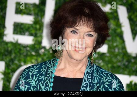 Anny Duperey pose lors d'un photocall pour l'émission de télévision une famille formidable dans le cadre du 60ème Festival de télévision de Monte Carlo, le 22 juin 2021 à Monte-Carlo, Monaco. Photo de David Niviere/ABACAPRESS.COM Banque D'Images