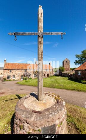 Le tron était un équilibre de faisceau utilisé pour peser les sacs de laine lors d'une foire annuelle, Stenton, East Lothian Scotland Banque D'Images