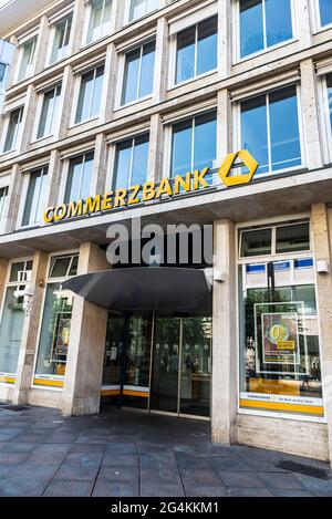 Lübeck, Allemagne - 24 août 2019 : façade d'une succursale de Commerzbank à Lübeck, Allemagne Banque D'Images