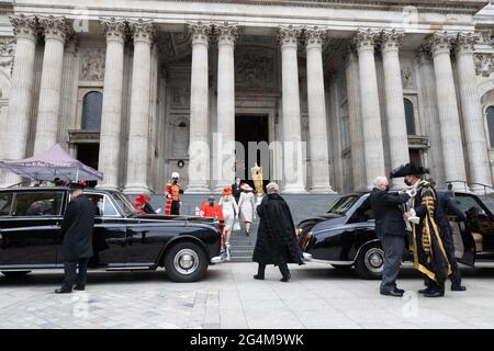 Londres, Royaume-Uni, 22 juin 2021 : les sociétés de remise des maîtres de la ville se réunissent pour le service de réflexion et d'espoir du maire Lord à la cathédrale Saint-Paul à la place du service des guildes unies annulé, Offrir l'occasion au mouvement Livery et aux institutions de la ville de se réunir pour réfléchir à la dernière année de la pandémie et d'envisager l'avenir avec un esprit d'optimisme. Banque D'Images