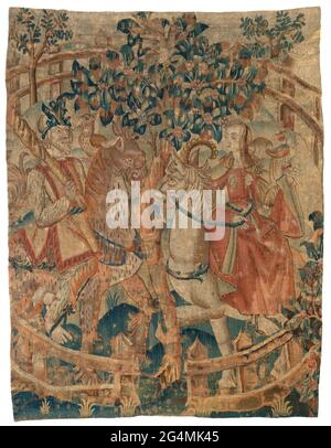 . Fragment de moquette (?) - avec Hortus conclusus avec Wildemannen; dans une clôture circulaire de treillis ouvert, deux gélicoles d'un arbre à fleurs, deux degrés de riders sont situés: falconer droit sur une licorne, à gauche un homme avec un club sur un animal tacheté silly. Les gens sont pieds nus, les membres sont forts et les cheveux longs. Elle porte un tabbard très répandu de velours rouge et un faible éclat de rouge foncé, se retransmettant sur les épaules pendant. Il porte un Paltrock jaune-vert à entraînement rouge, a une barbe courte et porte un serre-tête, récompensé d'une grande feuille à l'avant. Banque D'Images