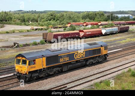 GB Railfreight Class 66 loco 66784 formant le 0Z66 1405 Immingham Mineral Quay to Doncaster Down Decoy service via Scunthorpe le 22/6/21. Banque D'Images