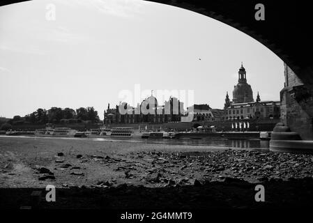 Vue sur Dresde depuis les rives de l'Elbe, Dresde, Allemagne Banque D'Images