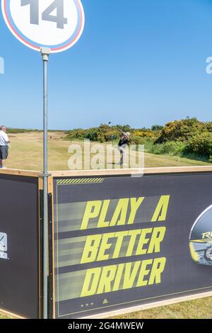 Montrose, Angus, Scotland, UK, 22 juin 2021: Cette semaine, le PGA Europro Tour - The Eagle Orchid Scottish Masters, qui se déroule au Montrose Golf Links. Jouer sur le 5ème plus ancien parcours de golf du monde. (Cours 1562) aujourd'hui, les pros ont pris part à l'événement Pro-Am, le tournoi principal commençant demain, avec le premier tee off à 0630, les Pros joueront pour une part du prix de 49,235 £. (Credit-Barry Nixon/Alamy Live News) Banque D'Images