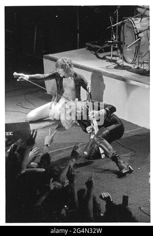 Au moment de cette tournée britannique en 1978, l'OVNI comprenait Phil Mogg, Andy Parker, Pete Way, Michael Schenker et Paul Raymond. UFO jouait leurs derniers spectacles avec Schenker qui est parti après cette tournée. Banque D'Images