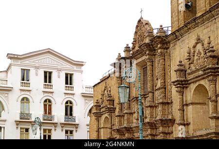 La basilique de San Francisco, une église baroque historique dans le centre-ville de la Paz, capitale de la Bolivie, Amérique du Sud Banque D'Images