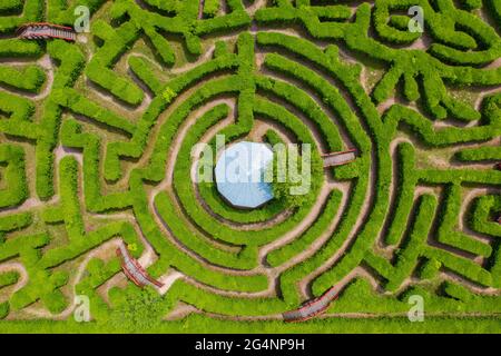 Labyrinthe de Csillagösvény est la deuxième plus grande attraction de Ópusztaszer, Hongrie. Excellent choix pour tous ceux qui cherchent un peu de détente. Banque D'Images