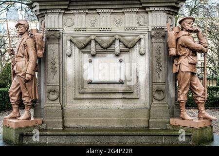 EMemorial aux soldats et marins morts pendant le siège de Paris 1870-71 au cimetière du Père Lachaise à Paris. Banque D'Images