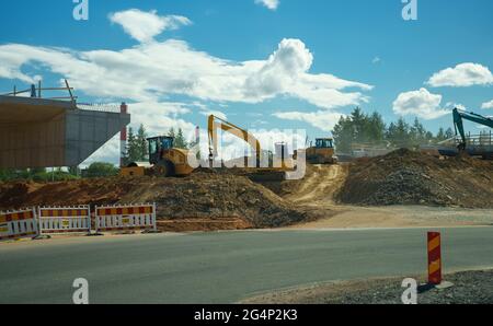 Construction de la jonction routière dans la ville. Banque D'Images