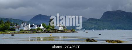 Le soleil sort à Plockton Banque D'Images
