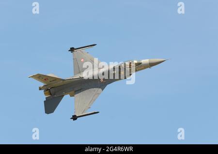 Turkish Air Force TAI General Dynamics F-16C Fighting Falcon Fighting avion de chasse exposition au Royal International Air Tattoo, RAF Fairford, Royaume-Uni. Banque D'Images