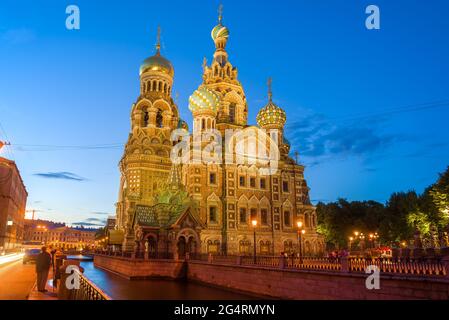 Vue sur la Cathédrale de la Résurrection du Christ (Spas-sur-sang) pendant une nuit blanche. Saint-Pétersbourg, Russie Banque D'Images