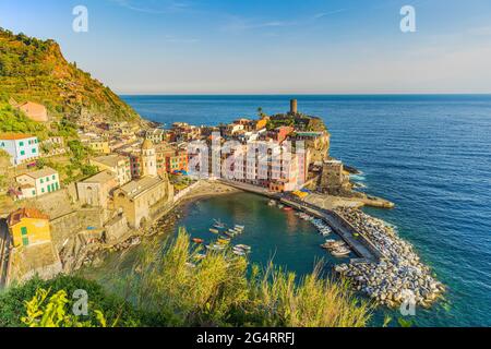 Le village de Cinque Terre Vernazza, Italie Banque D'Images
