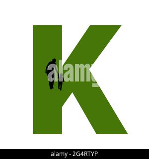 Lettre K de l'alphabet avec silhouette d'une mère et d'un enfant marchant, en vert et noir Banque D'Images