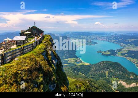 Schafberges aufgenommen, paysage de montagne à Salzkammergut, haute-Autriche. Vue du pic de Schafberg à Mondsee, Autriche. Himmelspforte Schafberg in Banque D'Images