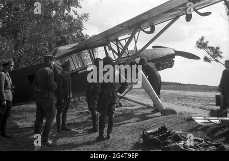 Weltkrieg Wehrmacht Luftwaffe Fieseler Fi 156 Storch - Seconde Guerre mondiale avion de la Force aérienne allemande Fieseler Fi 156 Storch Banque D'Images