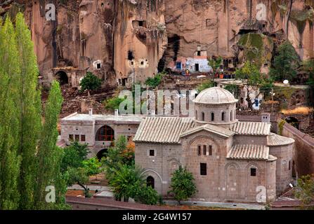 L'église de Saint Grégoire de Nazianzus à Guzelyurt (anciens noms 'Karvalii' et 'Gelveri'), Aksaray, Cappadoce, Turquie Banque D'Images