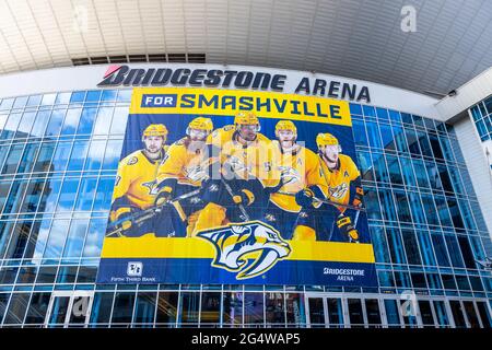 Le Bridgestone Arena abrite les Nashville Predators, situés dans le centre-ville de Nashville. Le lieu accueille des matchs de hockey, des concerts et d'autres événements. Banque D'Images