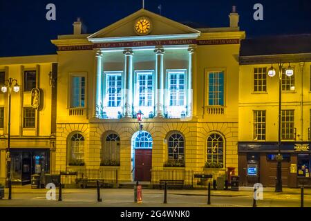 Hôtel de ville de Ripon et centre d'informations touristiques la nuit Banque D'Images