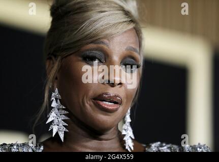 New York, États-Unis. 23 juin 2021. Mary J. Blige, chanteuse, compositrice et actrice américaine parle avec les médias sur le tapis rouge pour la première du nouveau documentaire « My J. Blige's My Life » pour Amazon Prime Video au Rose Theatre-Jazz au Lincoln Center à New York le mercredi 23 juin 2021. Photo par Peter Foley/UPI crédit: UPI/Alay Live News Banque D'Images