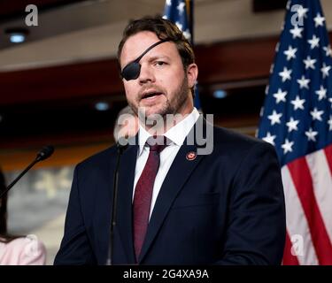 Washington, DC, États-Unis. 23 juin 2021. 23 juin 2021 - Washington, DC, États-Unis: Le représentant américain DAN CRENSHAW (R-TX) s'est exprimé lors d'une conférence de presse sur la COVID-19 et la Chine. Crédit : Michael Brochstein/ZUMA Wire/Alay Live News Banque D'Images