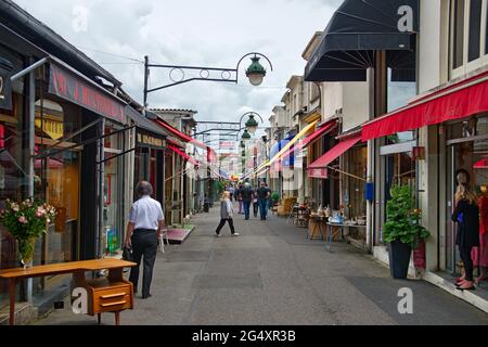 FRANCE, SEINE-SAINT-DENIS (93), SAINT-OUEN, PUCES DE SAINT-OUEN (MARCHÉ DE FUITE DE SAINT-OUEN), MARCHÉ DE BIRON Banque D'Images