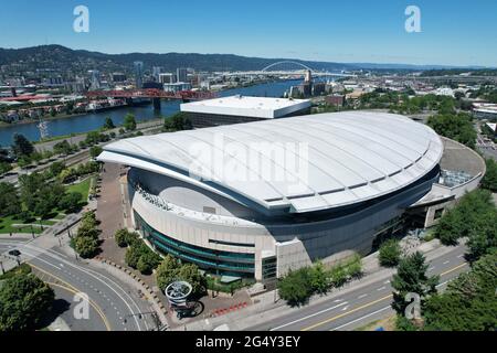 Une vue aérienne du Moda Centre, le mercredi 23 juin 2021, à Portland, L'arène accueille les Portland Trail Blazers. Banque D'Images
