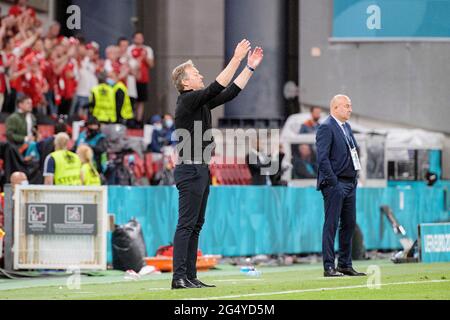 Entraîneur Kasper HJULMAND (DEN) Gesture, Gesture, back coach Stanislav CHERCHESOV (RUS) groupe étape, tour préliminaire groupe B, jeu M27, Russie (RUS) - Danemark (DEN) 1: 4, le 21 juin 2021 à Copenhague/Danemark. Football EM 2020 du 06/11/2021 au 07/11/2021. Â Banque D'Images