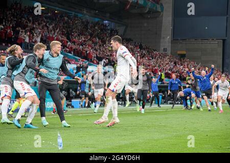 Jubilation DEN um goalschuetze Andreas CHRISTENSEN r. (DEN) après son objectif à 3: 1, étape de groupe, groupe de ronde préliminaire B, jeu M27, Russie (RUS) - Danemark (DEN) 1: 4, le 21 juin 2021 à Copenhague/Danemark. Football EM 2020 du 06/11/2021 au 07/11/2021. Â Banque D'Images