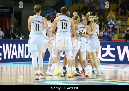 Les joueurs belges célèbrent lors du match de basket-ball 2021 de la FIBA pour femmes, en quarts de finale entre la Belgique et la Russie, le 23 juin 2021, à Rhenus Sport à Strasbourg, France - photo Laurent Lairys / DPPI Banque D'Images