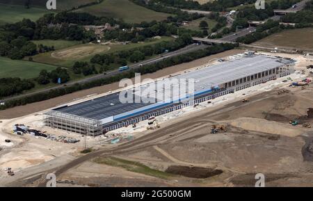 Vue aérienne d'un centre de distribution Hermes 'mega Hub' en cours de construction à Tankersley près de Barnsley Banque D'Images