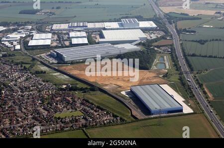 Vue aérienne de la zone industrielle d'Armthorpe près de la J4 de l'autoroute M18, Doncaster, Yorkshire du Sud Banque D'Images