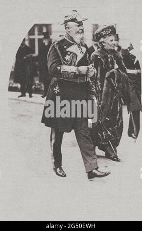 Photo vintage d'Alfred von Tirpitz avec sa femme au début de la première Guerre mondiale Empire allemand. 1914 Alfred Peter Friedrich von Tirpitz (1849 – 1930 Banque D'Images