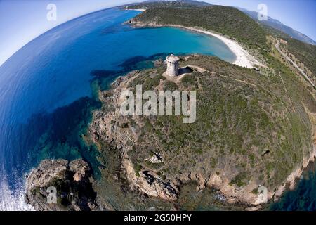 FRANCE. CORSE-DU-SUD (2A) CÔTE DES NACRES PRÈS DE PORTO-VECCHIO, VUE AÉRIENNE DU SITE FAUTEA (AVEC SA TOUR GÉNOISE, C'EST L'UN DES SITES PROTÉGÉS PAR Banque D'Images