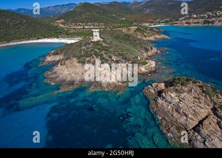 FRANCE. CORSE-DU-SUD (2A) CÔTE DES NACRES PRÈS DE PORTO-VECCHIO, VUE AÉRIENNE DU SITE FAUTEA (AVEC SA TOUR GÉNOISE, C'EST L'UN DES SITES PROTÉGÉS PAR Banque D'Images