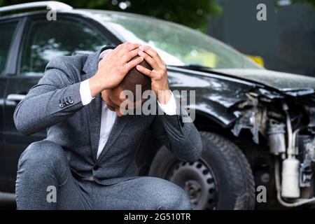 Blessure à la voiture. Douleur après un accident de la route Banque D'Images