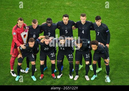 Munich, Allemagne. 23 juin 2021. Mannschaftsfoto: Manuel NEUER, DFB 1 gardien de but, Toni Kroos, DFB 8 Antonio Rüdiger, Ruediger, DFB 2 Mats Hummels, DFB 5 Matthias GINTER, DFB 4 Kay Havertz, DFB 7 Joshua KIMMICH, DFB 6 Robin Gosens, DFB 20 Ilkay GNEROY, DFB 21, Gnabn Gnabne, Serge Gnabn, 10 DFB 19 dans le match du Groupe F ALLEMAGNE - HONGRIE 2-2 aux Championnats d'Europe de football UEFA 2020 dans la saison 2020/2021 le 23 juin 2021 à Munich, Allemagne. Credit: Peter Schatz/Alay Live News Banque D'Images