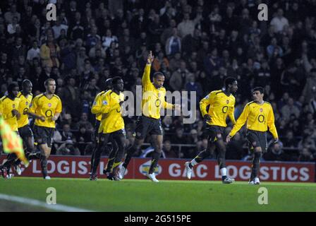 portsmouth v arsenal thierry henry célèbre PIC MIKE WALKER, 2006 Banque D'Images