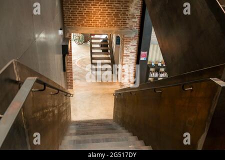 Ebeltoft, Danemark - 20 juillet 2020 : escalier en fer, escalier en métal, escalier de style ancien Banque D'Images