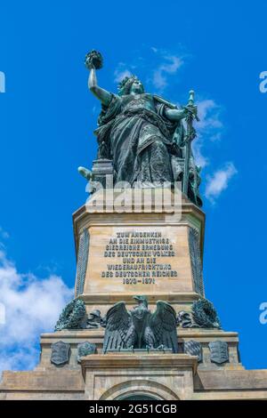 Détails du Niederwald Memorialof 1883 à Rüdesheim, célèbre village viticole dans le paysage du Rheingau sur le Rhin, Hesse, Allemagne, Europe Banque D'Images