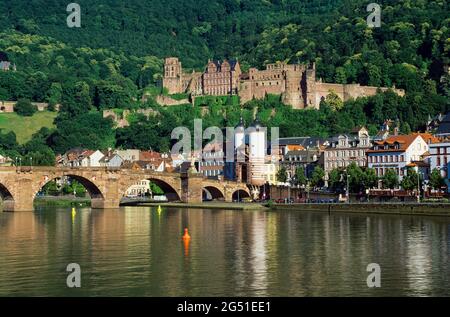 Rivière Neckar et vieille ville de Heidelberg, Bade-Wurtemberg, Allemagne Banque D'Images