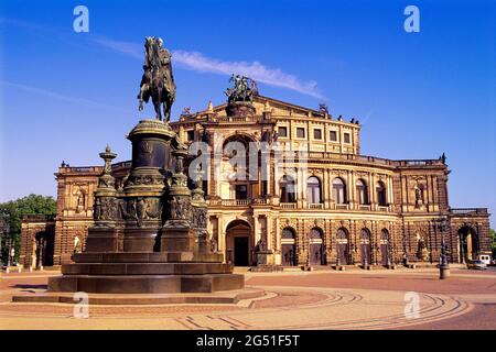 Vue extérieure de l'opéra Semper, Dresde, Saxe, Allemagne Banque D'Images