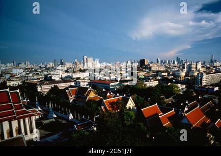 Vue sur la ville de Bangkok depuis le Mont d'Or, Bangkok, Thaïlande Banque D'Images
