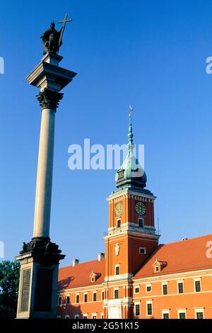 Colonne de Sigismunds et tour d'horloge du château royal, vieille ville, Varsovie, Voivodeship Mazovian, Pologne Banque D'Images