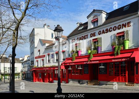 FRANCE. PARIS SOUS LA PANDÉMIE DE COVID 19. LE 6 AVRIL 2020. MONTMARTRE (18E). LA PLACE DU TERTRE EST VIDE. Banque D'Images