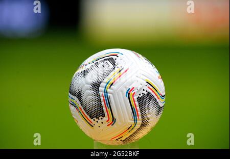 BRASILIA, BRÉSIL - JUIN 24: Le BALLON officiel NIKE de Copa America' Strike ', pendant le match entre le Chili et le Paraguay dans le cadre de Conmebol Copa America Brésil 2021 au Mane Garrincha Stadium le 24 juin 2021 à Brasilia, Brésil. (Support MB) Banque D'Images