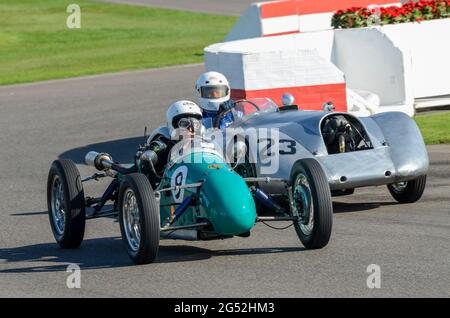 Cooper JAP Mk4 Classic cars course dans le Trophée du comte de mars au Goodwood Revival 2011. Conduite par la femme Shirley Monro Banque D'Images